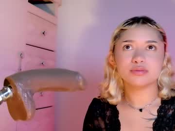 Scarlet_Gold April 01, 2026 Chaturbate stream image