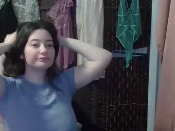 Rosierevive April 01, 2026 Chaturbate stream image