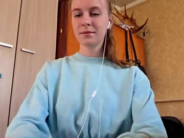 Lucyzachar April 01, 2026 Chaturbate stream image