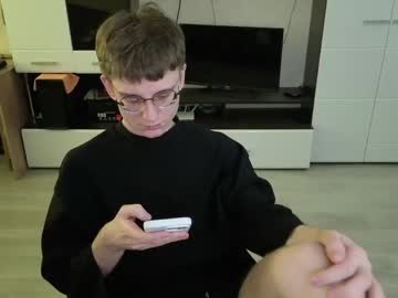 Angryzan April 01, 2026 Chaturbate stream image