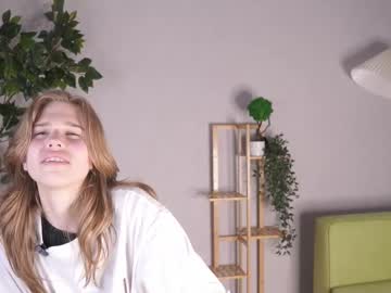 Jenniferrakow April 01, 2026 Chaturbate stream image