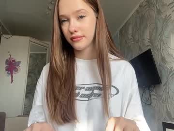 Corinevanschoyck April 01, 2026 Chaturbate stream image