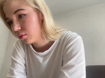 Almetaputhoff April 01, 2026 Chaturbate stream image