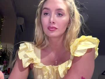 Corabau April 01, 2026 Chaturbate stream image