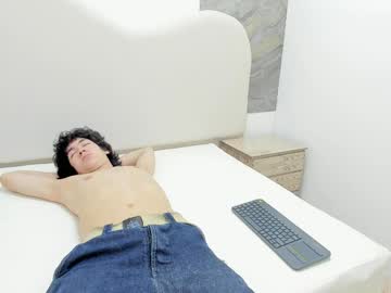 Harry_Hills1 April 01, 2026 Chaturbate stream image