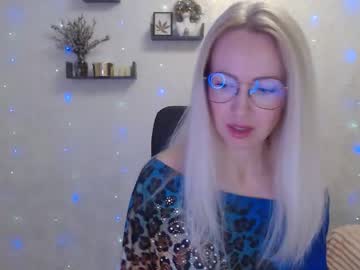 Luckcristal April 01, 2026 Chaturbate stream image