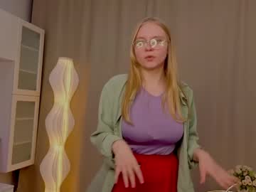 Melindaventuri April 01, 2026 Chaturbate stream image