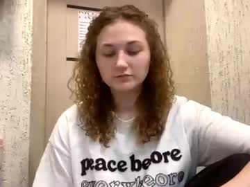 Beverleebartus April 02, 2026 Chaturbate stream image