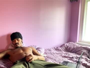 Trillahung April 02, 2026 Chaturbate stream image