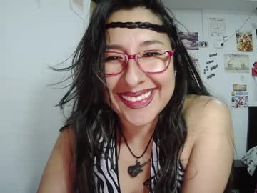 Foxymalish April 03, 2026 Chaturbate stream image