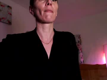 Britneydivine April 03, 2026 Chaturbate stream image