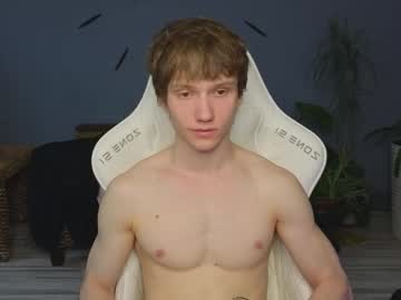 Pupsenish April 04, 2026 Chaturbate stream image