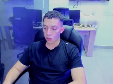 Davinson_01 April 04, 2026 Chaturbate stream image