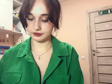 Alenebroussard April 04, 2026 Chaturbate stream image
