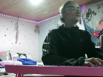 Venuzxx April 05, 2026 Chaturbate stream image