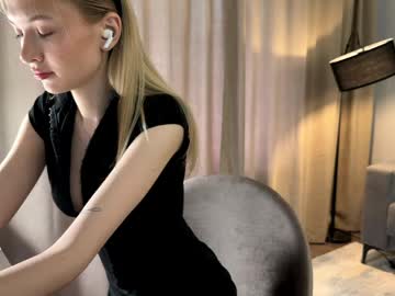 Linneabercier April 05, 2026 Chaturbate stream image