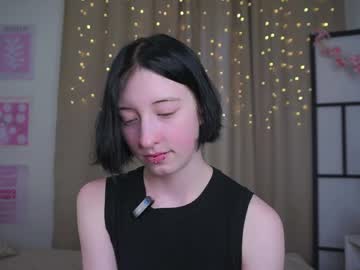Luvenianitschke April 05, 2026 Chaturbate stream image