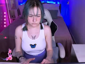 Karinahili April 06, 2026 Chaturbate stream image