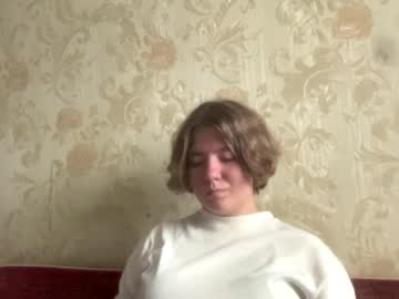 Karolnewlin April 06, 2026 Chaturbate stream image