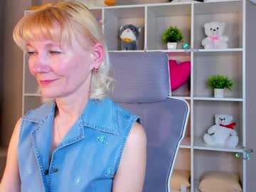 Julie_Lucasss April 07, 2026 Chaturbate stream image
