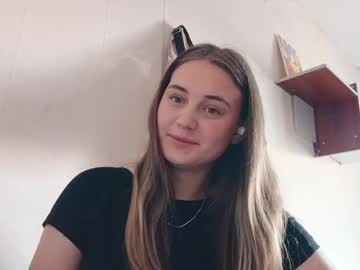 Eveliaballiett April 07, 2026 Chaturbate stream image