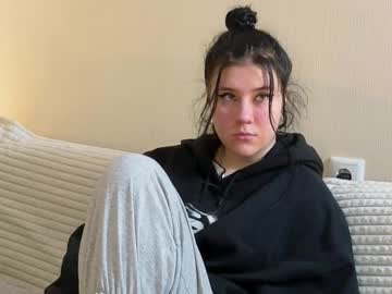 Heikedowtin April 07, 2026 Chaturbate stream image