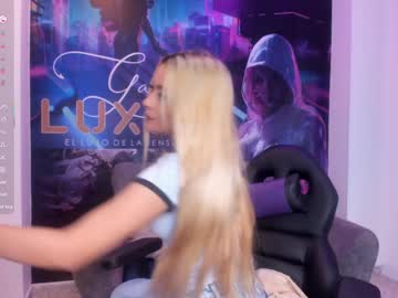 Miacarperrlux April 07, 2026 Chaturbate stream image