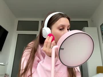 Christiemcilroy April 08, 2026 Chaturbate stream image