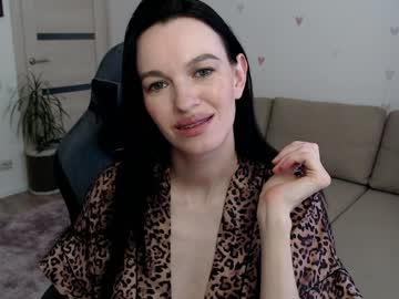 Lilliyves April 08, 2026 Chaturbate stream image