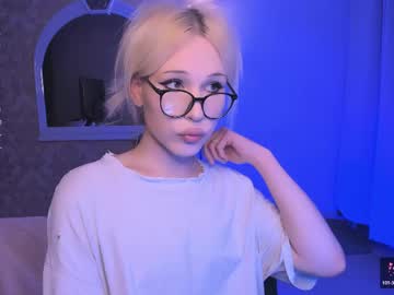 Kristialsooppp April 08, 2026 Chaturbate stream image