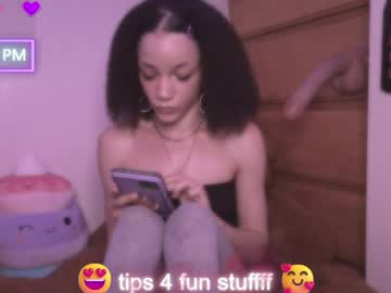 Abruisedpeach April 09, 2026 Chaturbate stream image