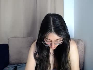 Lessliee stream photo from April 09, 2026