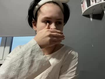 Earthascritchfield April 09, 2026 Chaturbate stream image