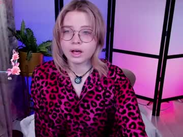 Chloewells April 10, 2026 Chaturbate stream image