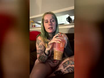 Tatmamabear April 11, 2026 Chaturbate stream image