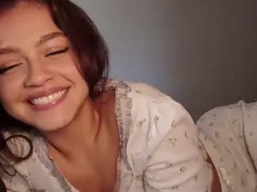 Siennasings April 12, 2026 Chaturbate stream image