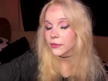 Alicauwumeow April 12, 2026 Chaturbate stream image