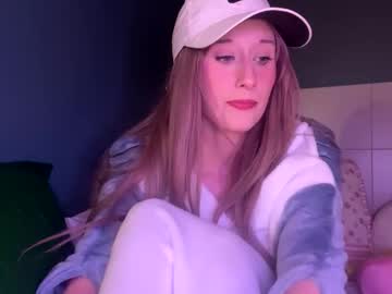 Meadowmoon3 April 14, 2026 Chaturbate stream image