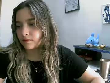 Izzy_32 April 14, 2026 Chaturbate stream image
