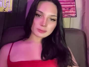 Krysslutygirl April 15, 2026 Chaturbate stream image
