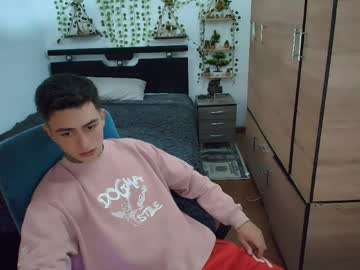 Santi_Ss April 15, 2026 Chaturbate stream image