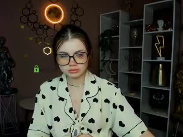 Isabel_Wave April 15, 2026 Chaturbate stream image