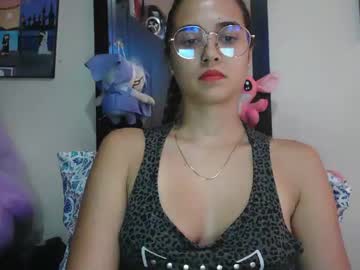 Triana_Bell April 15, 2026 Chaturbate stream image
