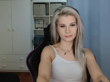 Kristineamore stream photo from April 16, 2026