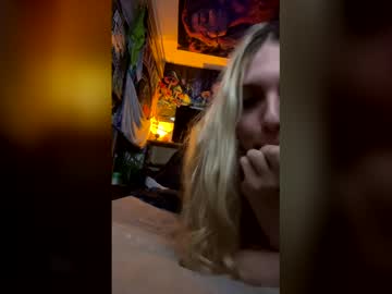 Lillycampbelll April 17, 2026 Chaturbate stream image