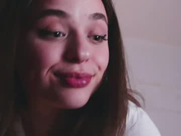 Yooogirlx April 17, 2026 Chaturbate stream image