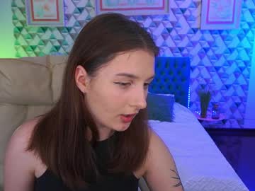 Vikviklove April 18, 2026 Chaturbate stream image