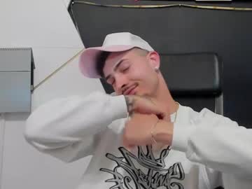 Brandontatex April 18, 2026 Chaturbate stream image