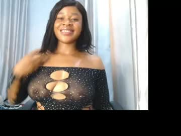 Chocox_Petitqueen April 18, 2026 Chaturbate stream image