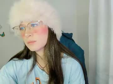 Zooeybelair stream photo from April 19, 2026